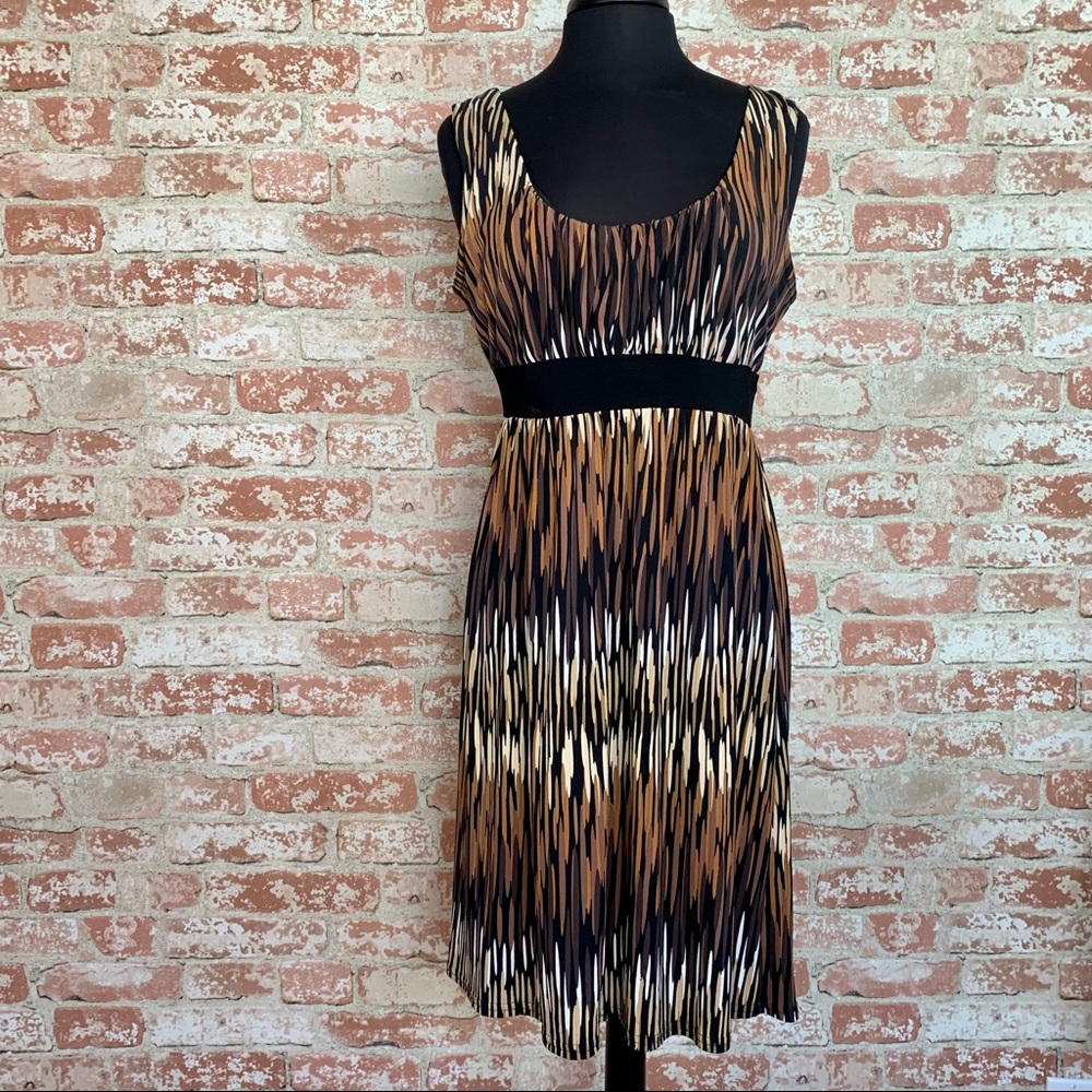 Tiana B. Dress Sleeveless Stretchy Print